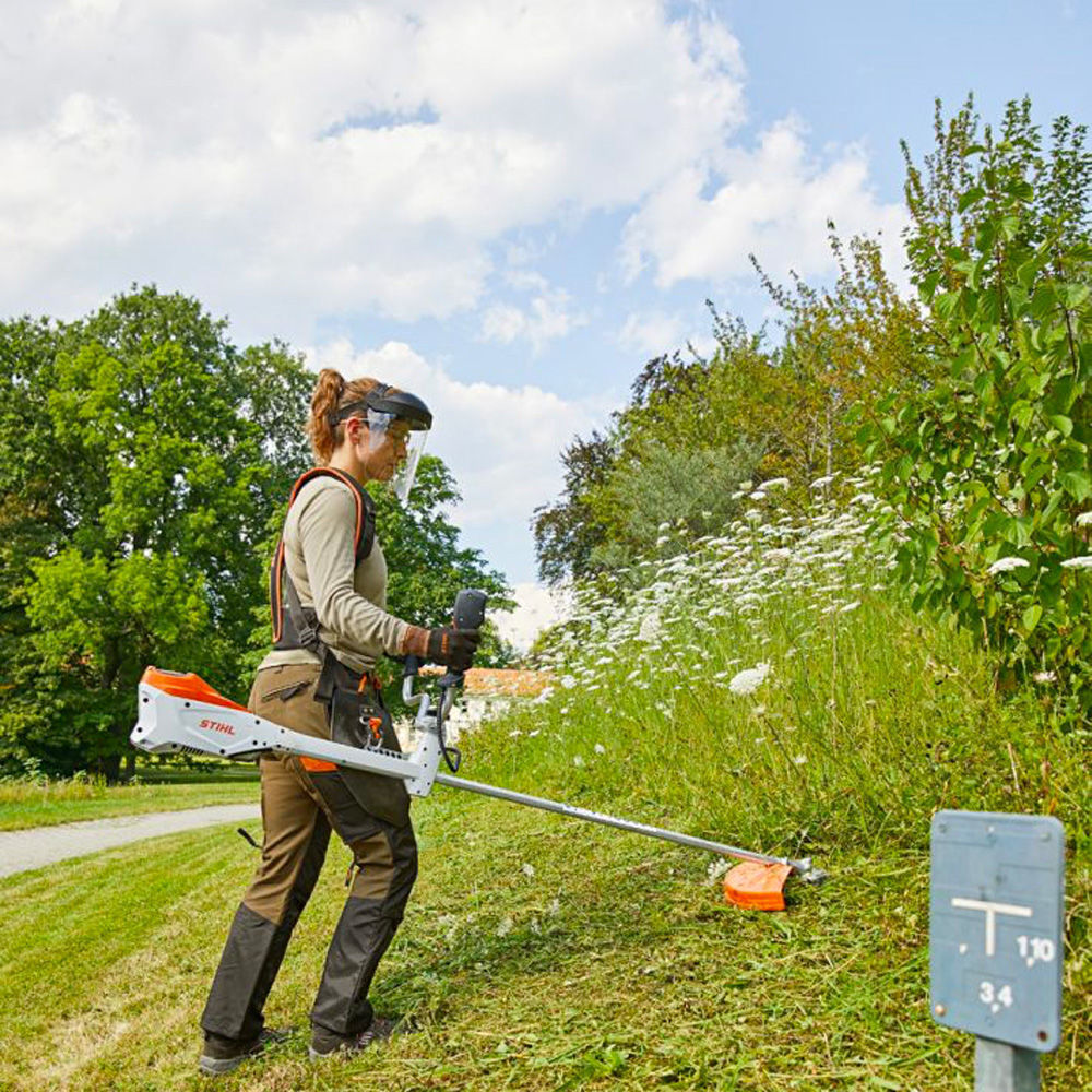 STIHL Decespugliatore a batteria FSA 135 (Solo corpo macchina)