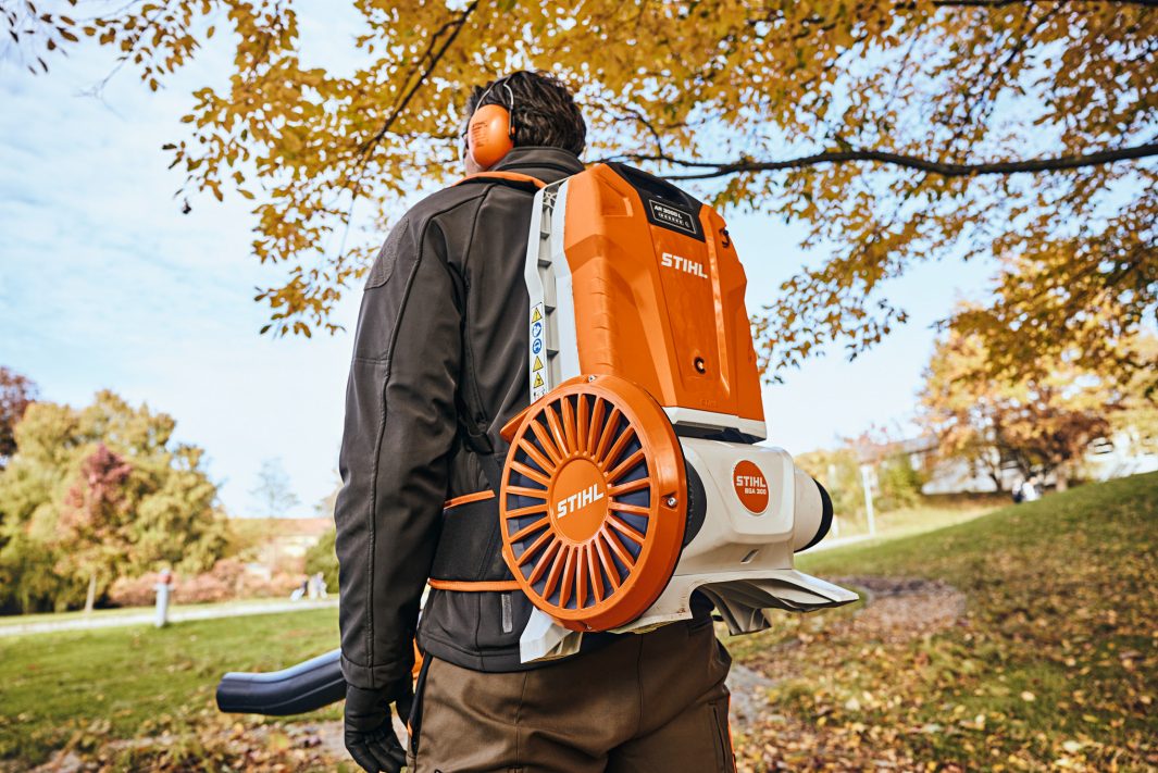 STIHL Soffiatore Spalleggiato BGA 300 (solo corpo macchina)