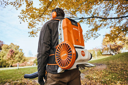 STIHL Soffiatore Spalleggiato BGA 300 (solo corpo macchina)
