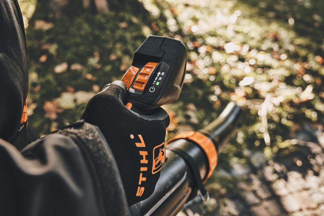 STIHL Soffiatore Spalleggiato BGA 300 (solo corpo macchina)
