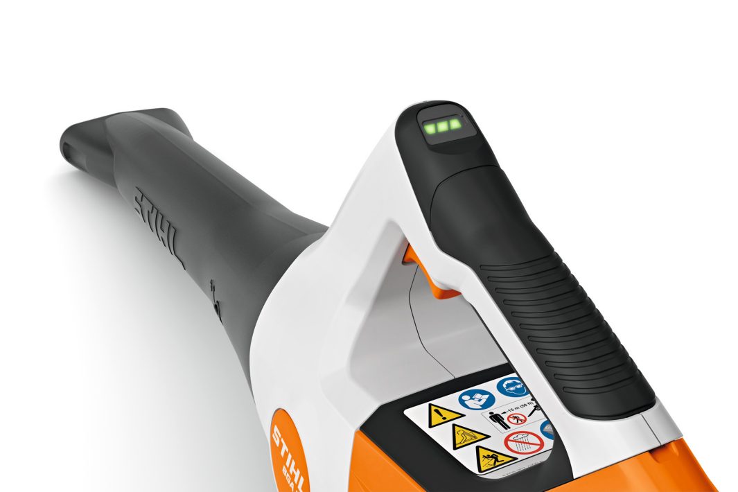 STIHL SOFFIATORE BGA 30 con 2 batterie AS 2 e caricatore ALS 31