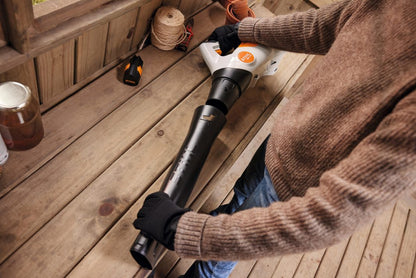 STIHL SOFFIATORE BGA 30 con 2 batterie AS 2 e caricatore ALS 31