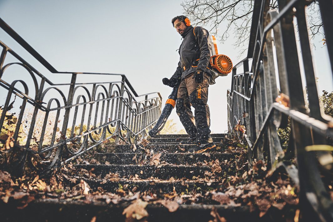 STIHL Soffiatore Spalleggiato BGA 300 (solo corpo macchina)