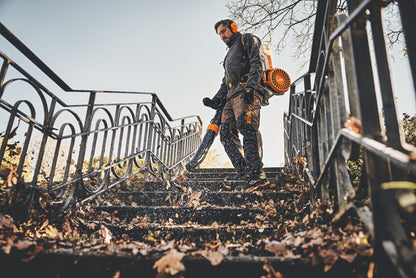 STIHL Soffiatore Spalleggiato BGA 300 (solo corpo macchina)
